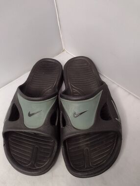 VTG Y2K Nike First String Slides Black Green Sandals Men's Size 8 A21